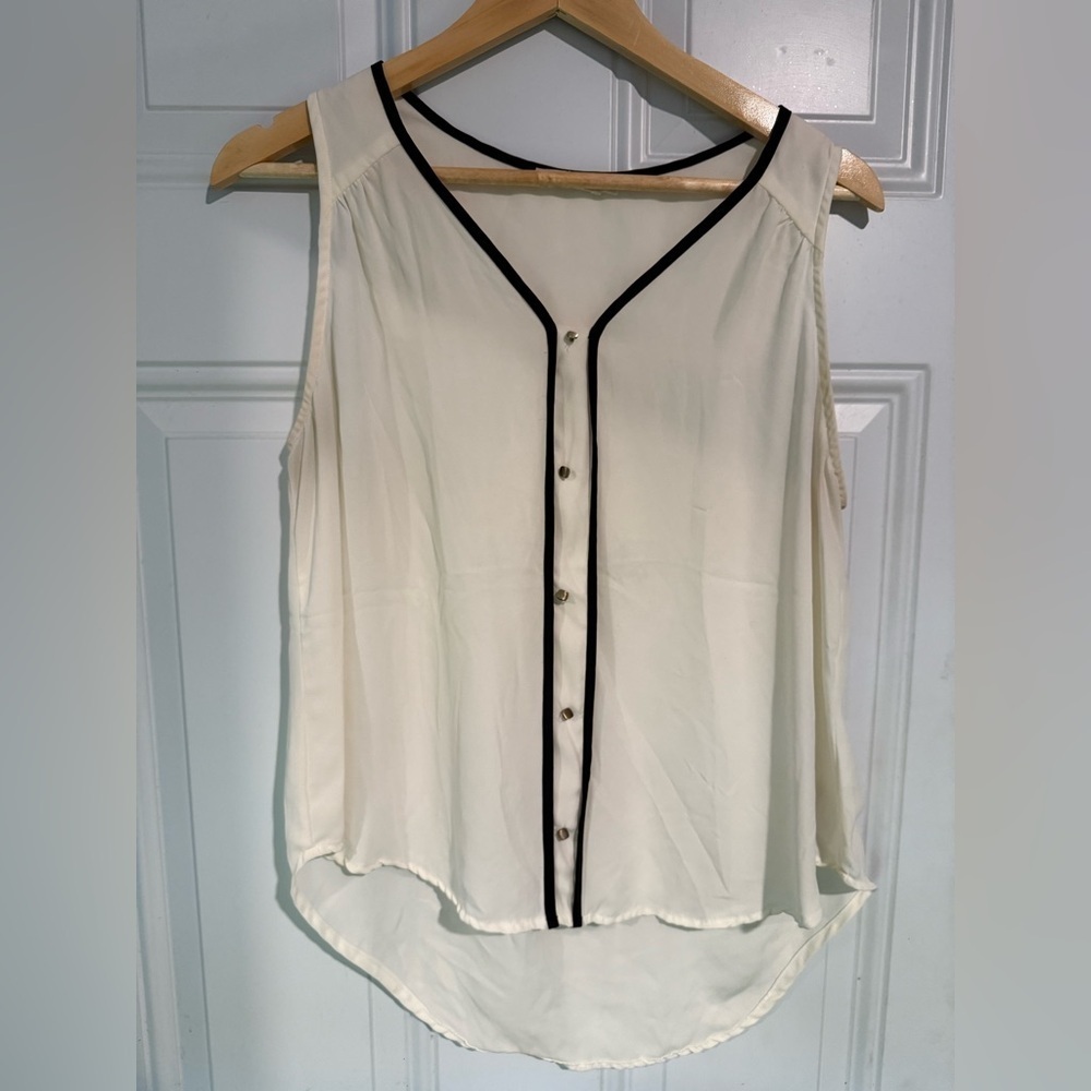 Lush Cream Sleeveless Button Down Blouse